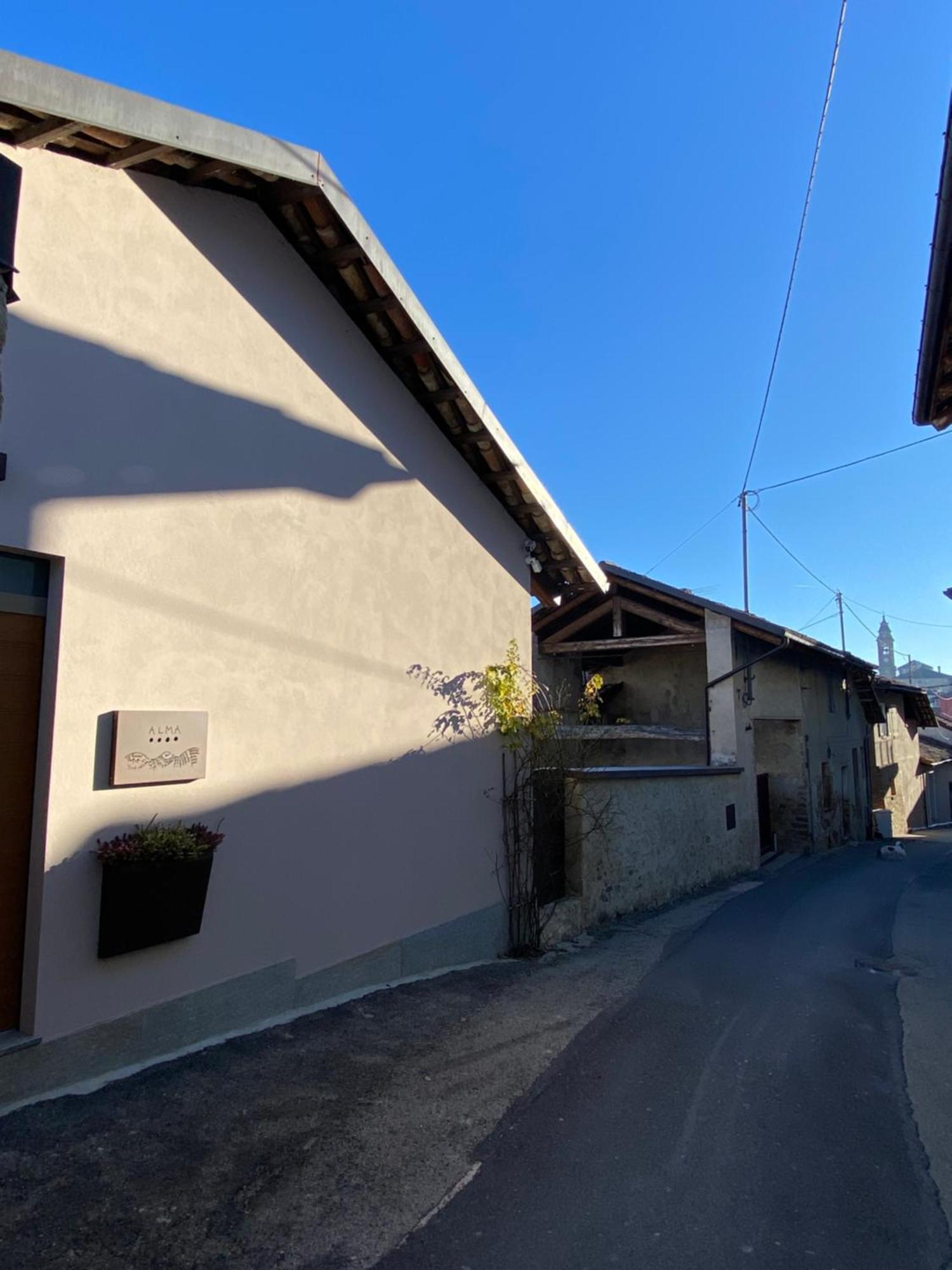 Diano dʼAlbaAlma I Luoghi Dell Animaアパートメント エクステリア 写真